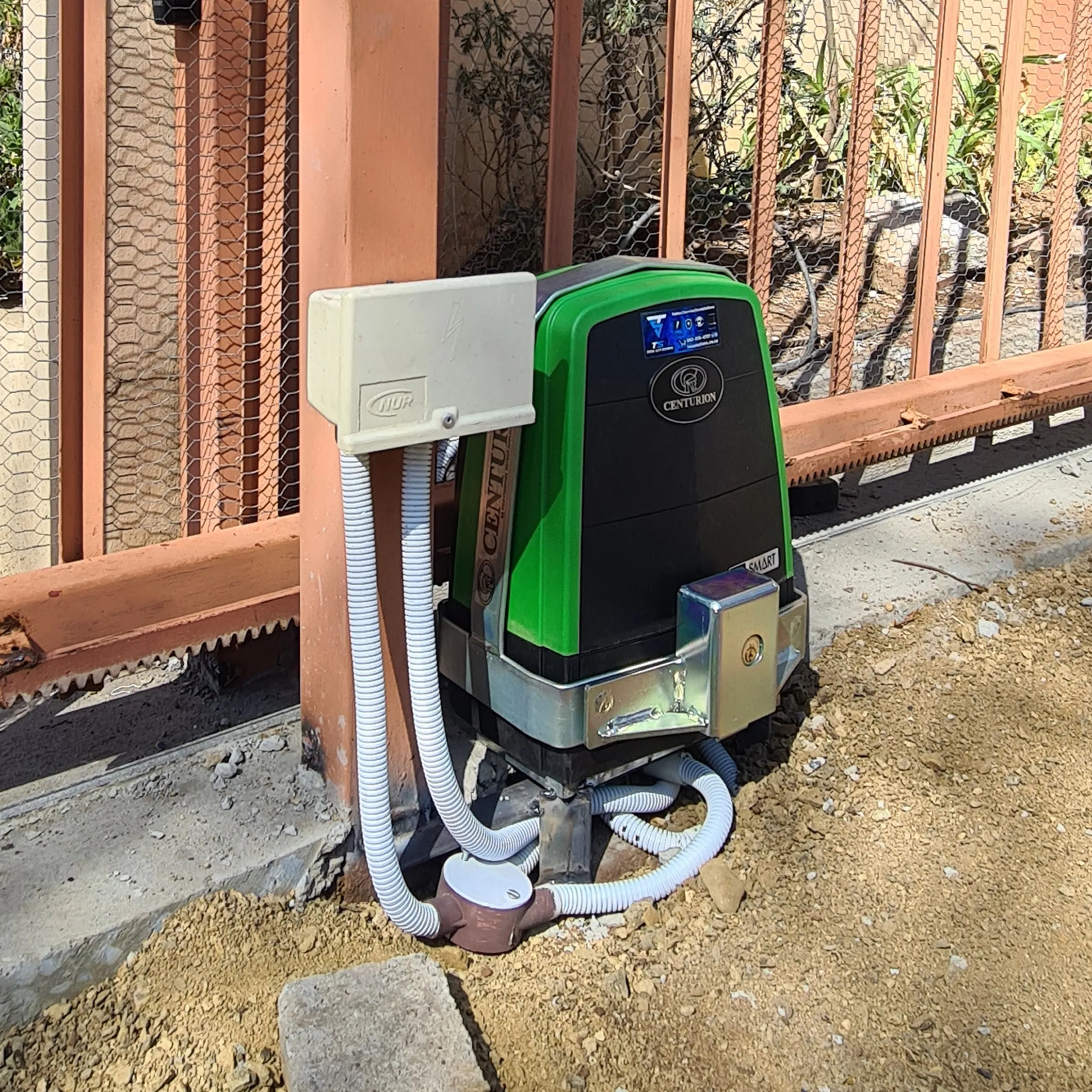 Sliding gate motor